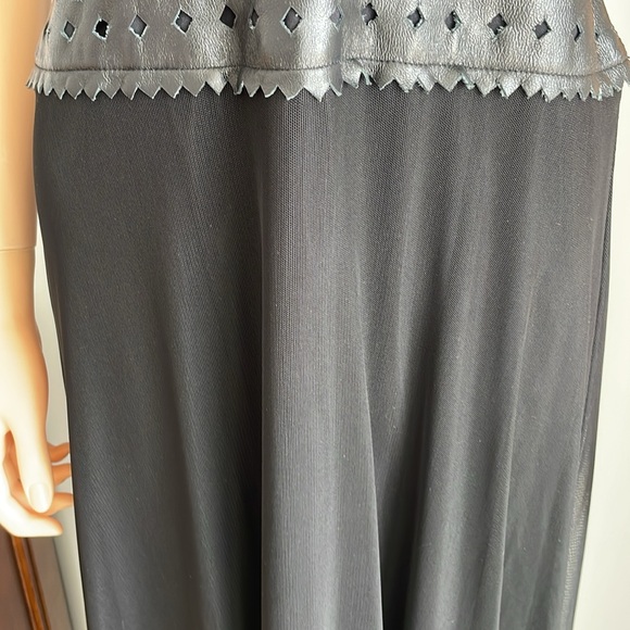 VINTAGE 90’S BLACK LEATHER WITH LINED FABRIC BOTTOM - Picture 3 of 8